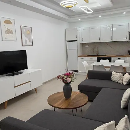 Casa vacanze Grand F4 Rdc 9 Pers Tram à 2 Min Terrasse Parking Privé Gratuit